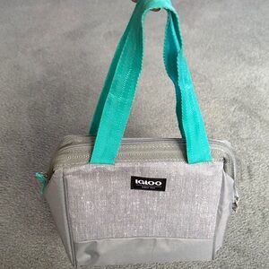 Igloo Teal and Gray Insulated & Lined Lunch Bag/Cooler. 13”x9”x9”. NWOT